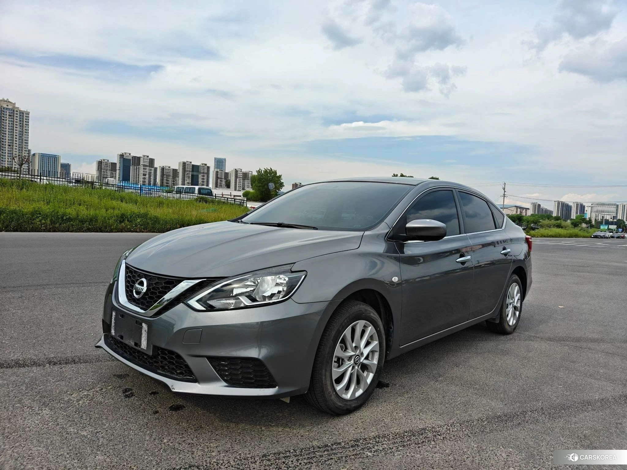 Nissan Xuan Yi 2024 Темно-серый из Китая, фото 3