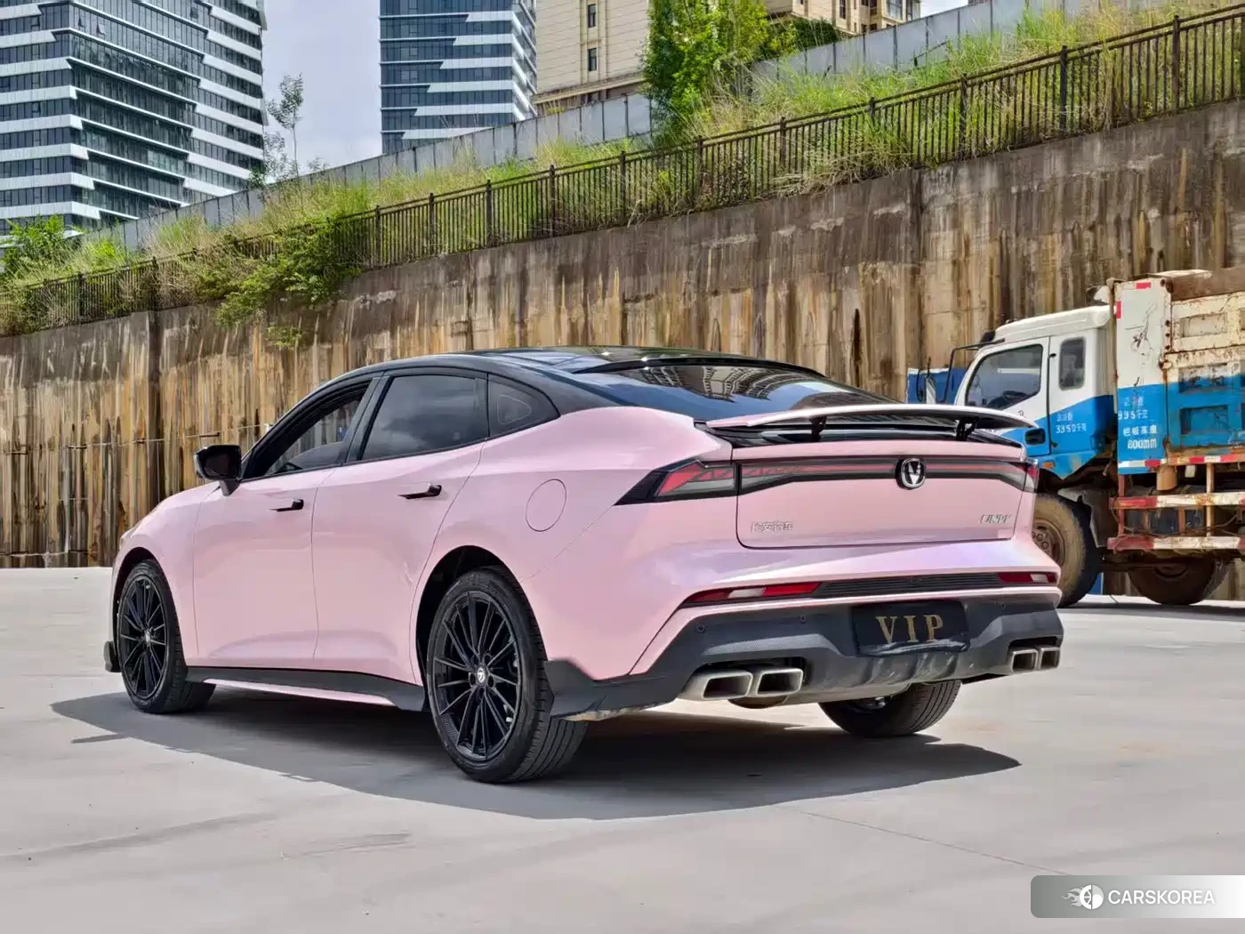 Chang'an UNI-V 2024 Silver/gray из Китая, фото 5