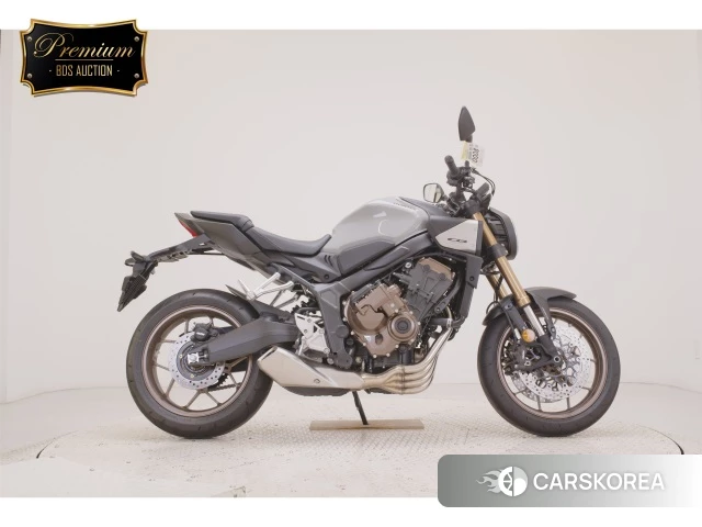 Honda CB650R E-CLUTCH 2026 из Японии