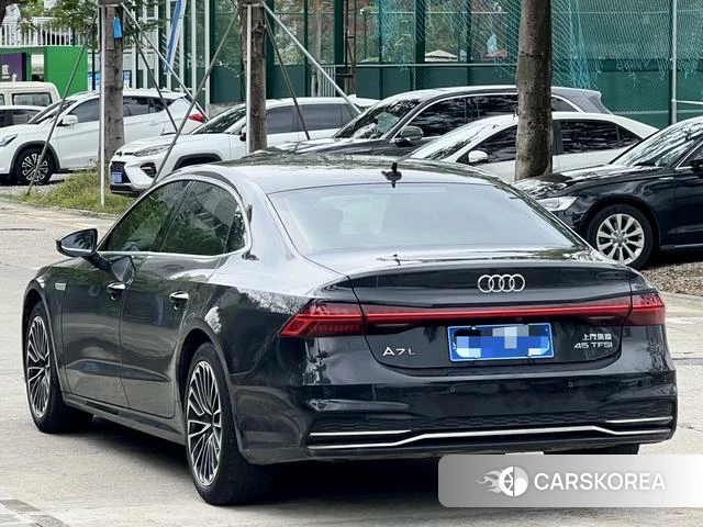 Audi A7L id 4365671 из Китая 12