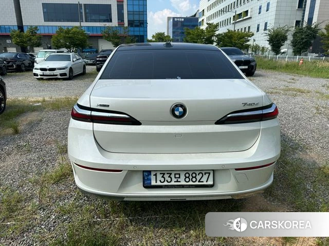 BMW 7 Series (G70) 2023 Белый из Кореи, фото 3