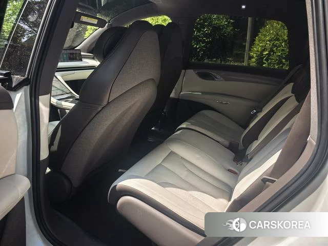 Zhiji Automobile Zhiji LS7 2023 Белый из Китая, фото 5