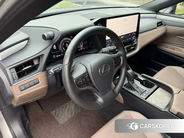 Lexus ES 2025 Серебристо-серый из Китая, фото 6