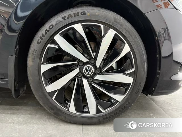 Volkswagen Passat id 4258842 из Китая 13