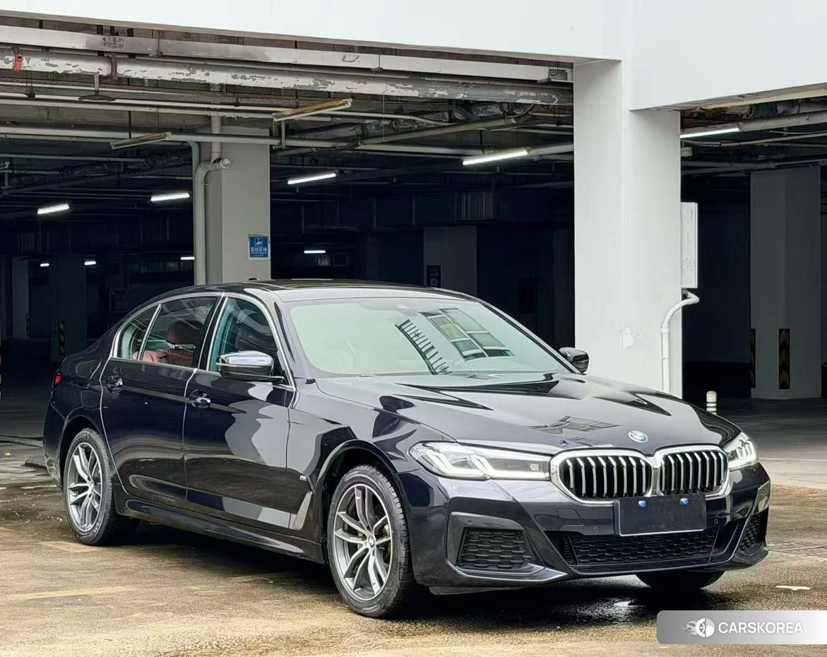 BMW 5 series 2020 Черный из Китая, фото 3