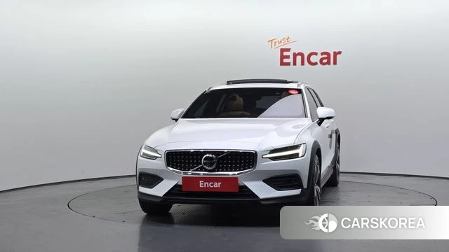 Volvo V60 Cross-Country 2nd Generation id 4712601 из Кореи 13