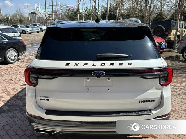 Ford Explorer 2023 Белый из Китая, фото 3