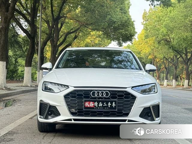 Audi A4L 2023 Белый из Китая, фото 6