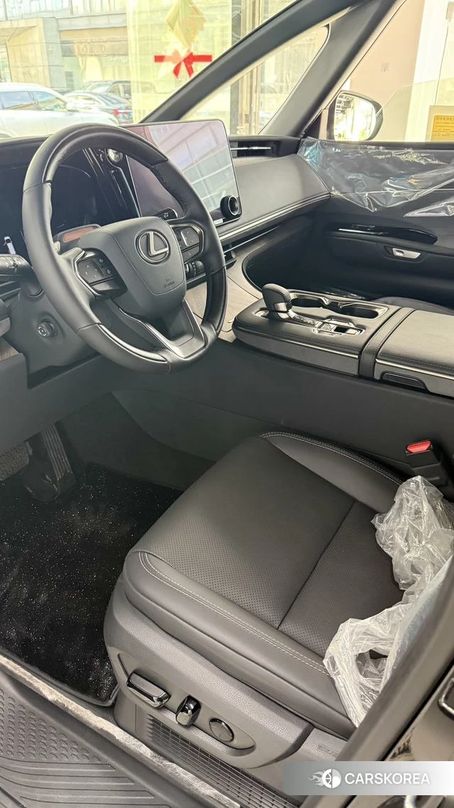 Lexus LM id 4314737 из Китая 7