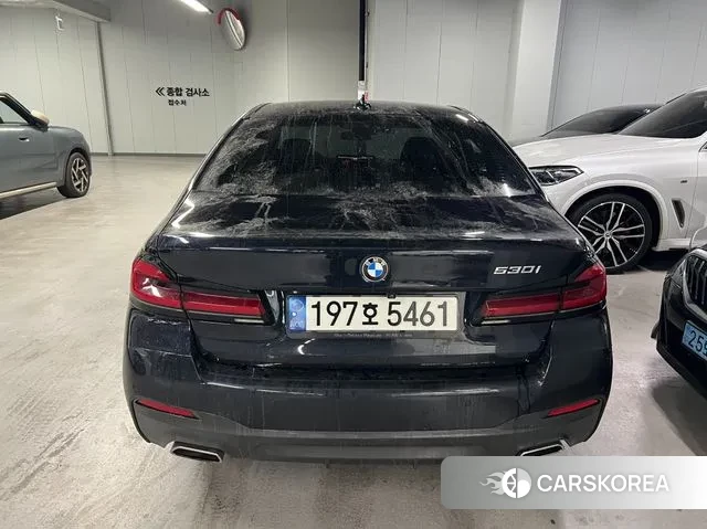 BMW 5 Series (G30) 2022 Черный из Кореи, фото 3