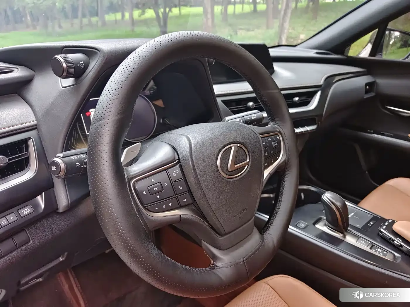 Lexus UX id 4679603 из Китая 16
