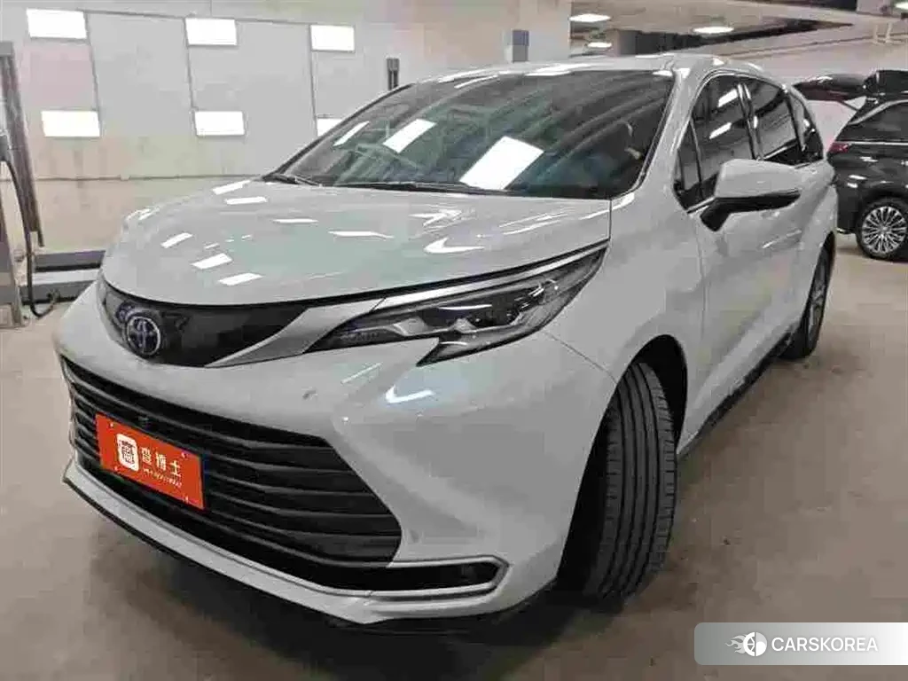 Toyota Sienna 2025 Белый из Китая, фото 3