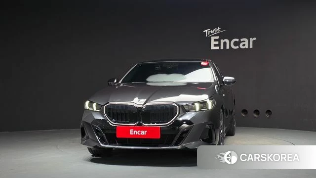 BMW 5 Series (G60) id 4622869 из Кореи 23