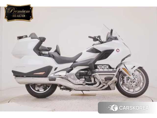 Проданный Honda GL1800 TOUR DCT 2021 из Японии