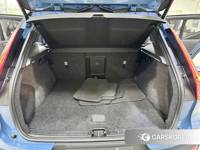 Volvo XC40 EV id 3908744 из Китая 10