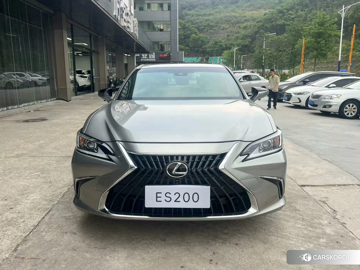 Lexus ES 2022 Серебристо-серый из Китая, фото 3