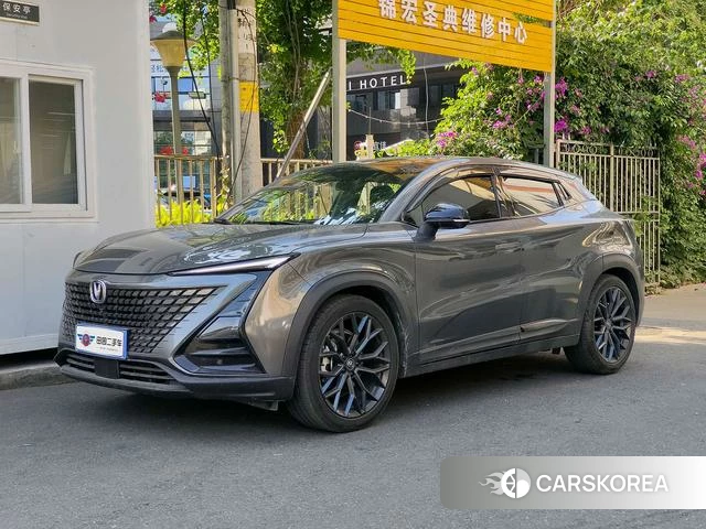 Chang'an UNI-T 2023 Темно-серый из Китая, фото 4