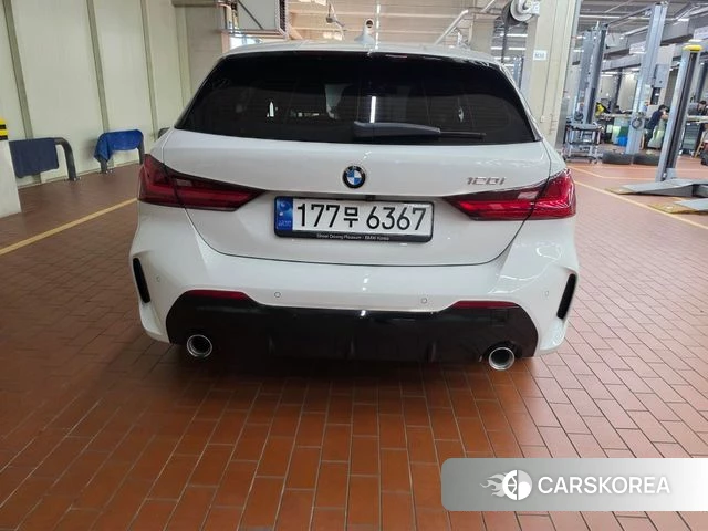 BMW 1 Series (F40) 2022 Белый из Кореи, фото 3