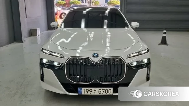 BMW 7 Series (G70) id 3507782 из Кореи 11