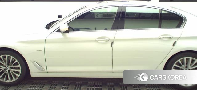 BMW 5 Series (G30) id 4233027 из Кореи 8