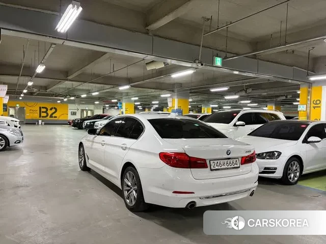 BMW 5 Series (G30) id 3669566 из Кореи 13