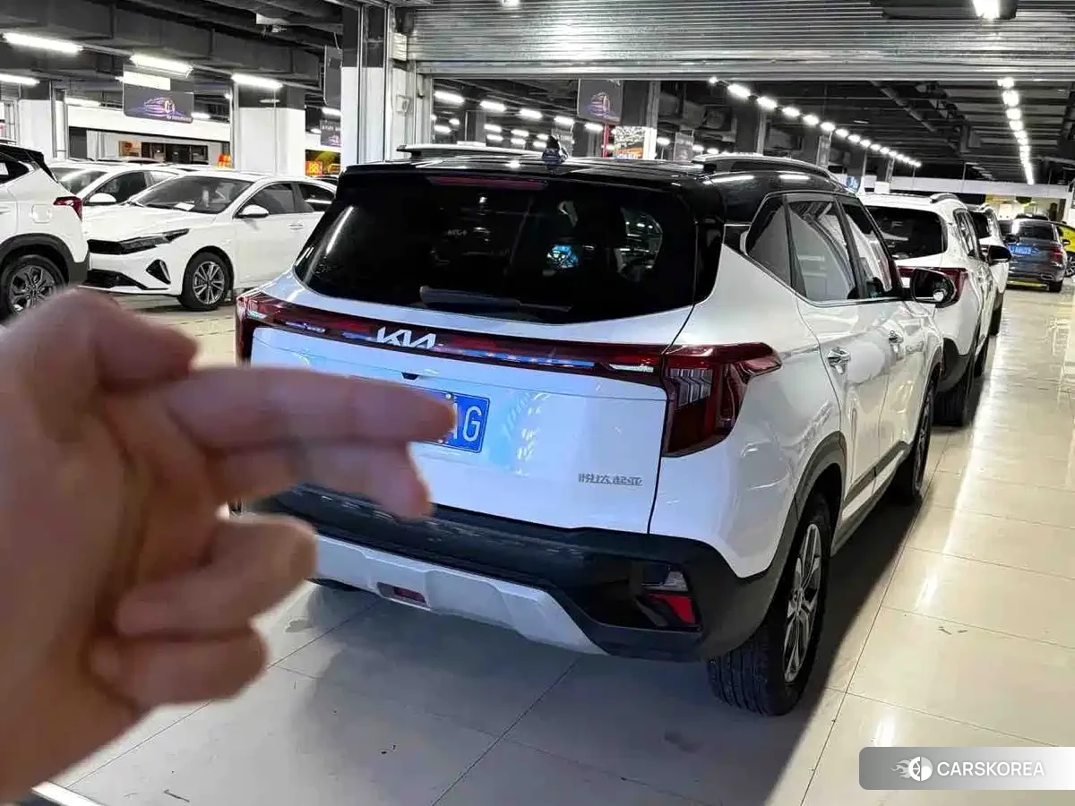 Kia Seltos 2023 Белый из Китая, фото 3