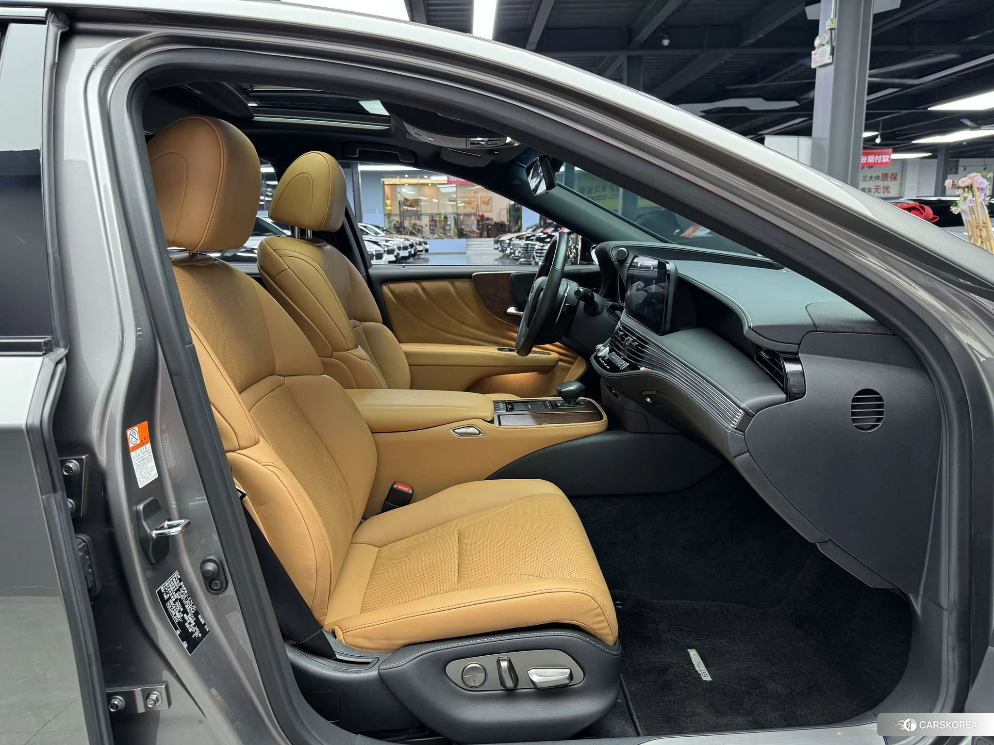 Lexus LS 2019 Темно-серый из Китая, фото 3