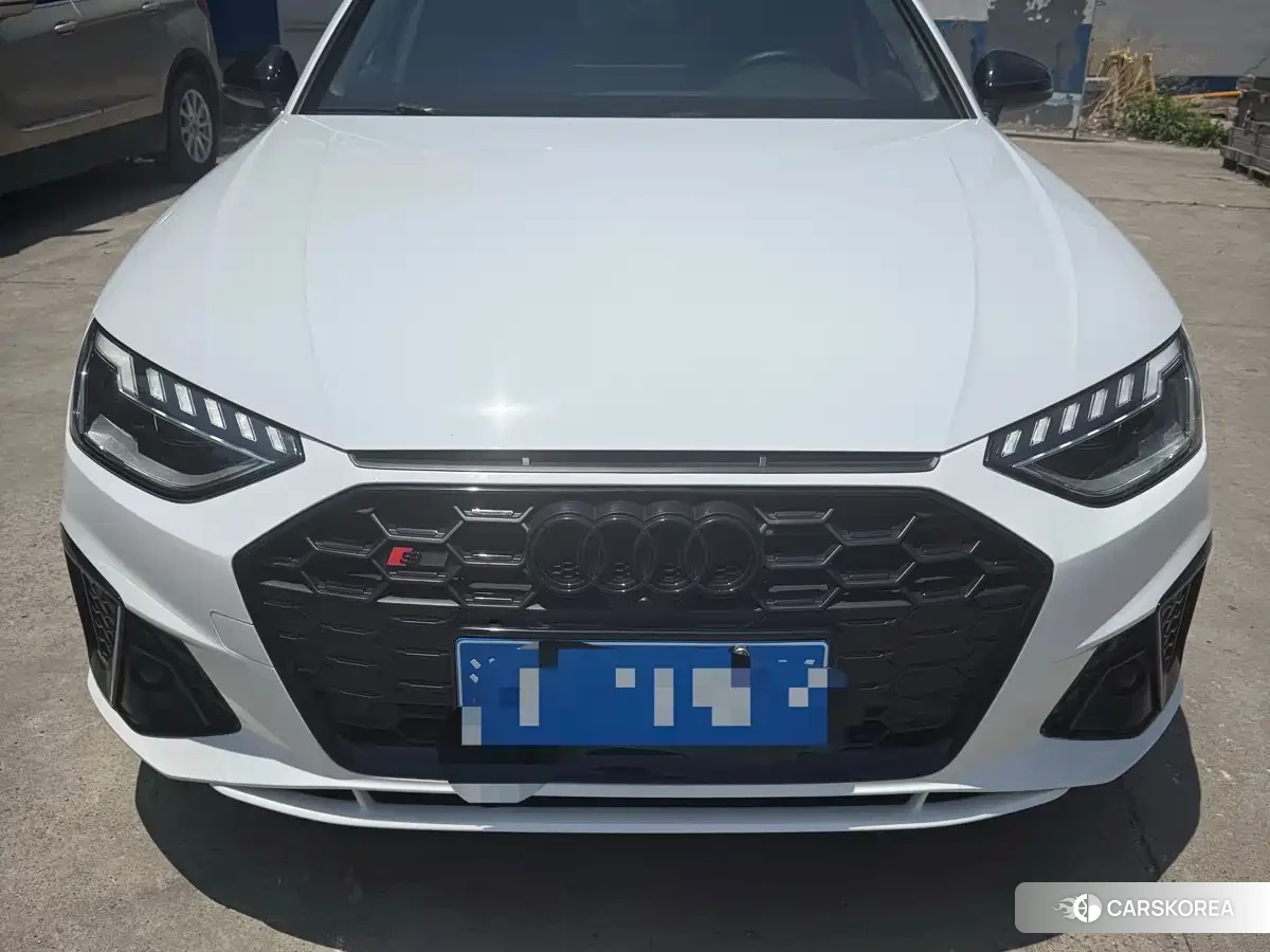 Audi A4L 2021 Белый из Китая, фото 3