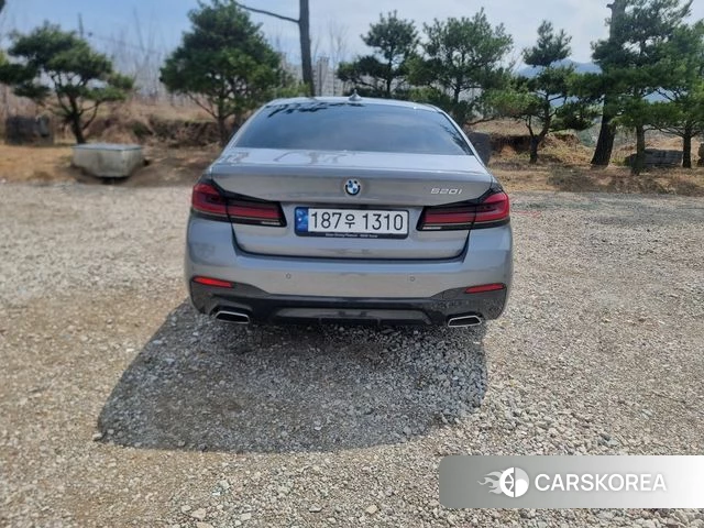 BMW 5 Series (G30) id 3891889 из Кореи 7