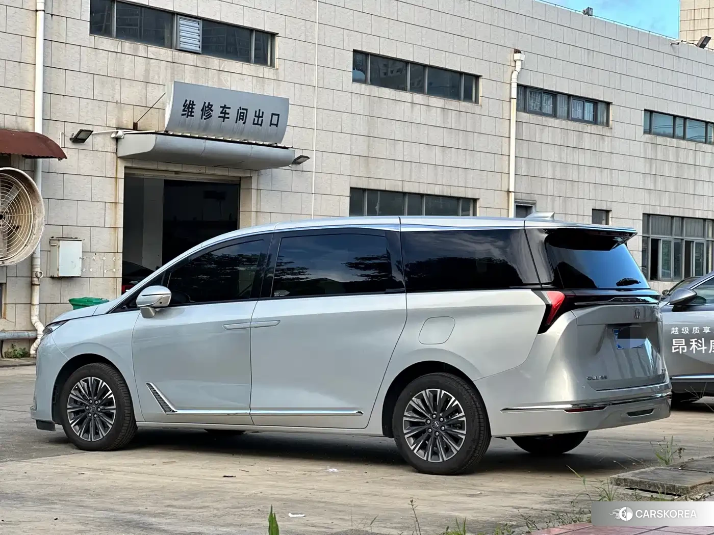 Buick GL8 id 4546663 из Китая 12