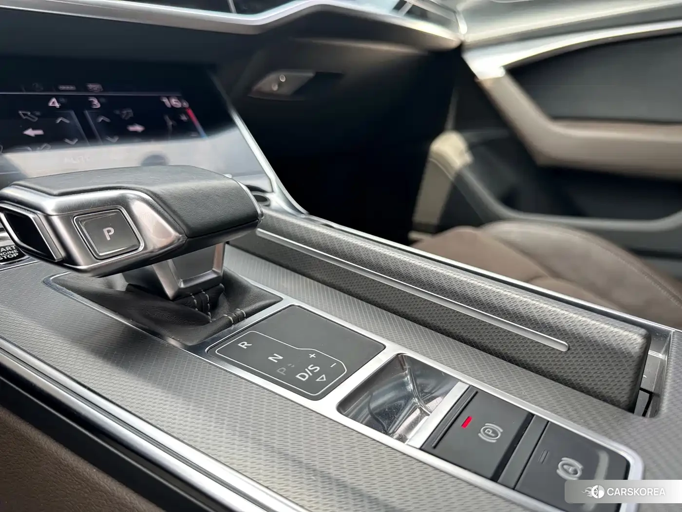 Audi A7L id 4628024 из Китая 9