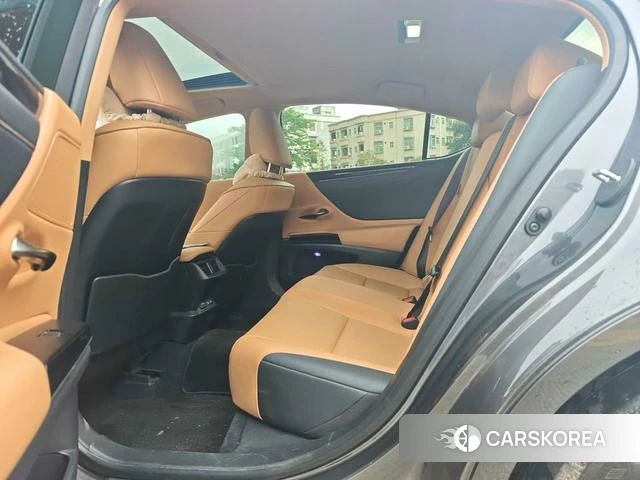 Lexus ES id 4400026 из Китая 7