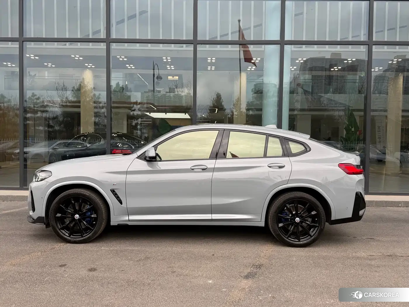 BMW X4 2024 Silver/gray из Китая, фото 3