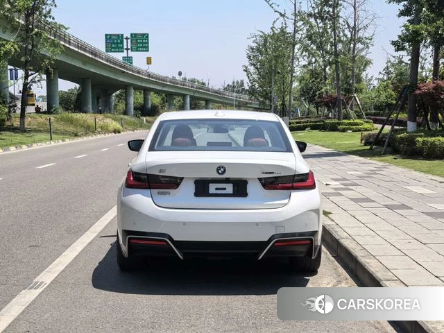 BMW i3 2024 Белый из Китая, фото 3