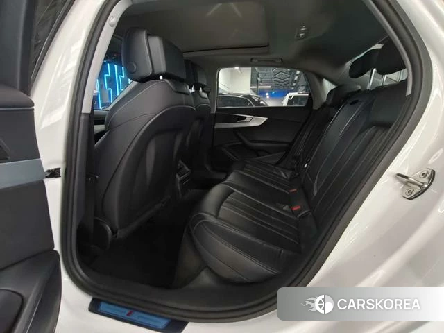 Audi A4L 2023 Белый из Китая, фото 3