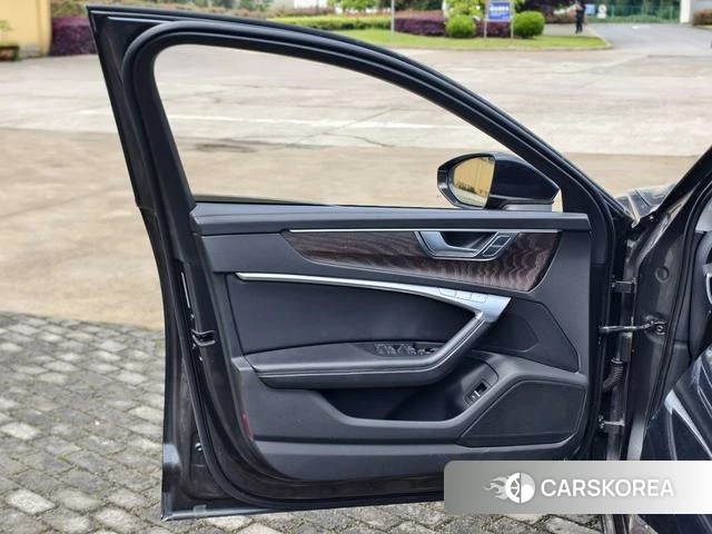 Audi A6L 2022 Черный из Китая, фото 6