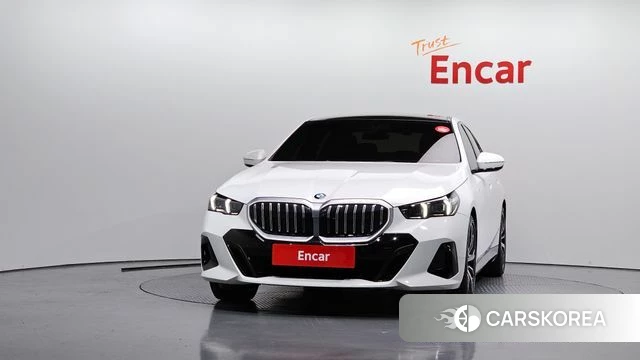 BMW 5 Series (G60) id 4499959 из Кореи 23