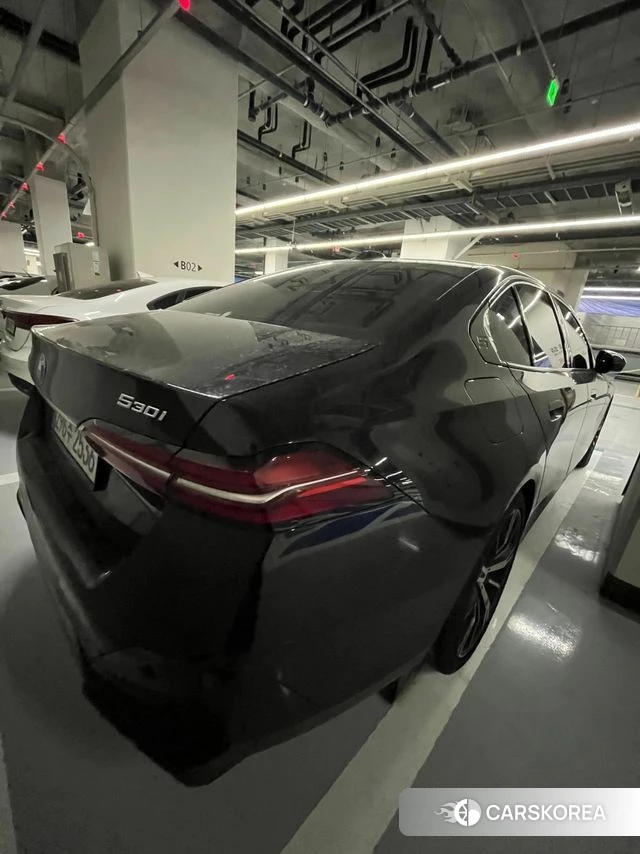 BMW 5 Series (G60) 2025 Черный из Кореи, фото 3