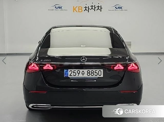 Mercedes-Benz E-Class W214 2025 Серебристо-серый из Кореи, фото 3