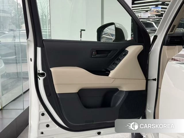 Toyota Land Cruiser (imported) 2025 Белый из Китая, фото 5