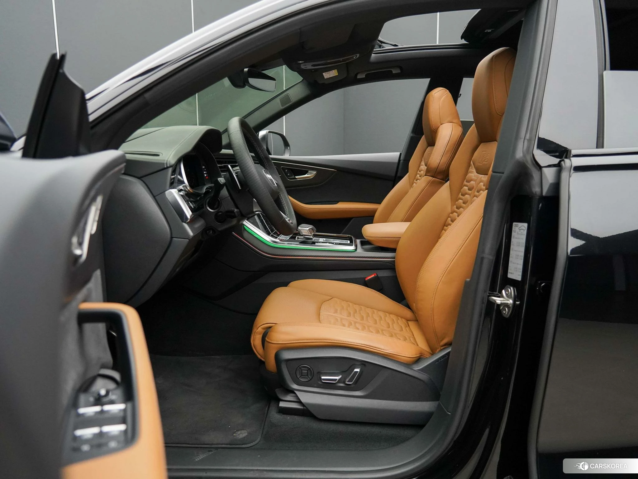 Audi RS Q8 id 4426454 из Китая 17