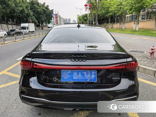 Audi A7L id 4313945 из Китая 14