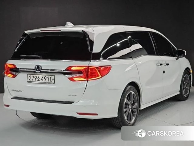 Honda Odyssey 2023 Белый из Кореи, фото 3