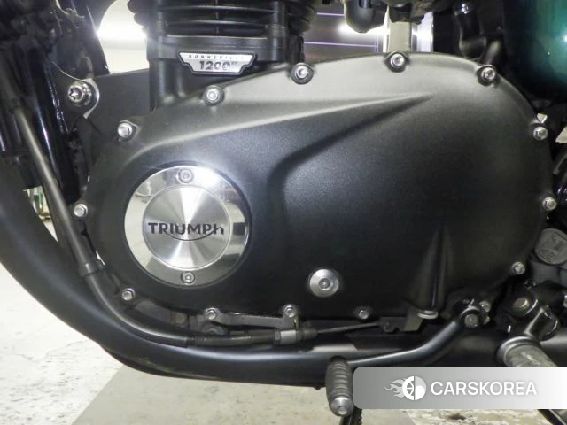 Engine photo