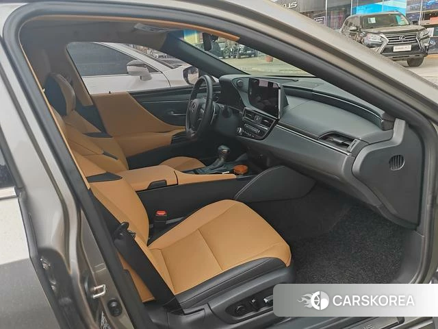 Lexus ES id 4299876 из Китая 9