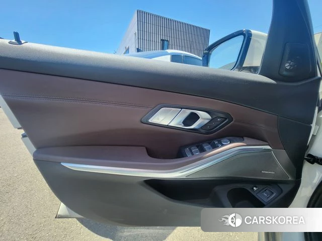 BMW 3 Series (G20) 2021 Белый из Кореи, фото 6