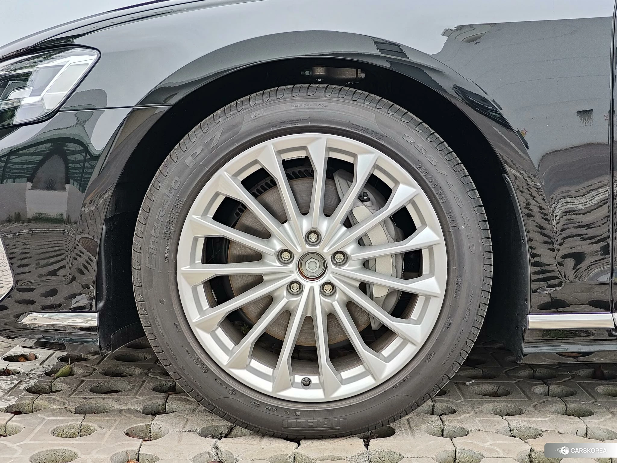 Audi A8 id 4426743 из Китая 12