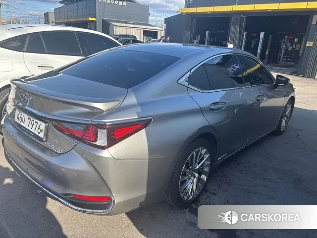 Lexus ES300h 7th generation 2019 Серебристо-серый из Кореи, фото 3