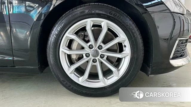 Audi A6L id 4207903 из Китая 10