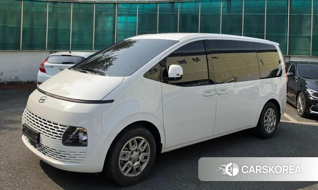 Hyundai Staria 2024 Белый из Кореи, фото 5